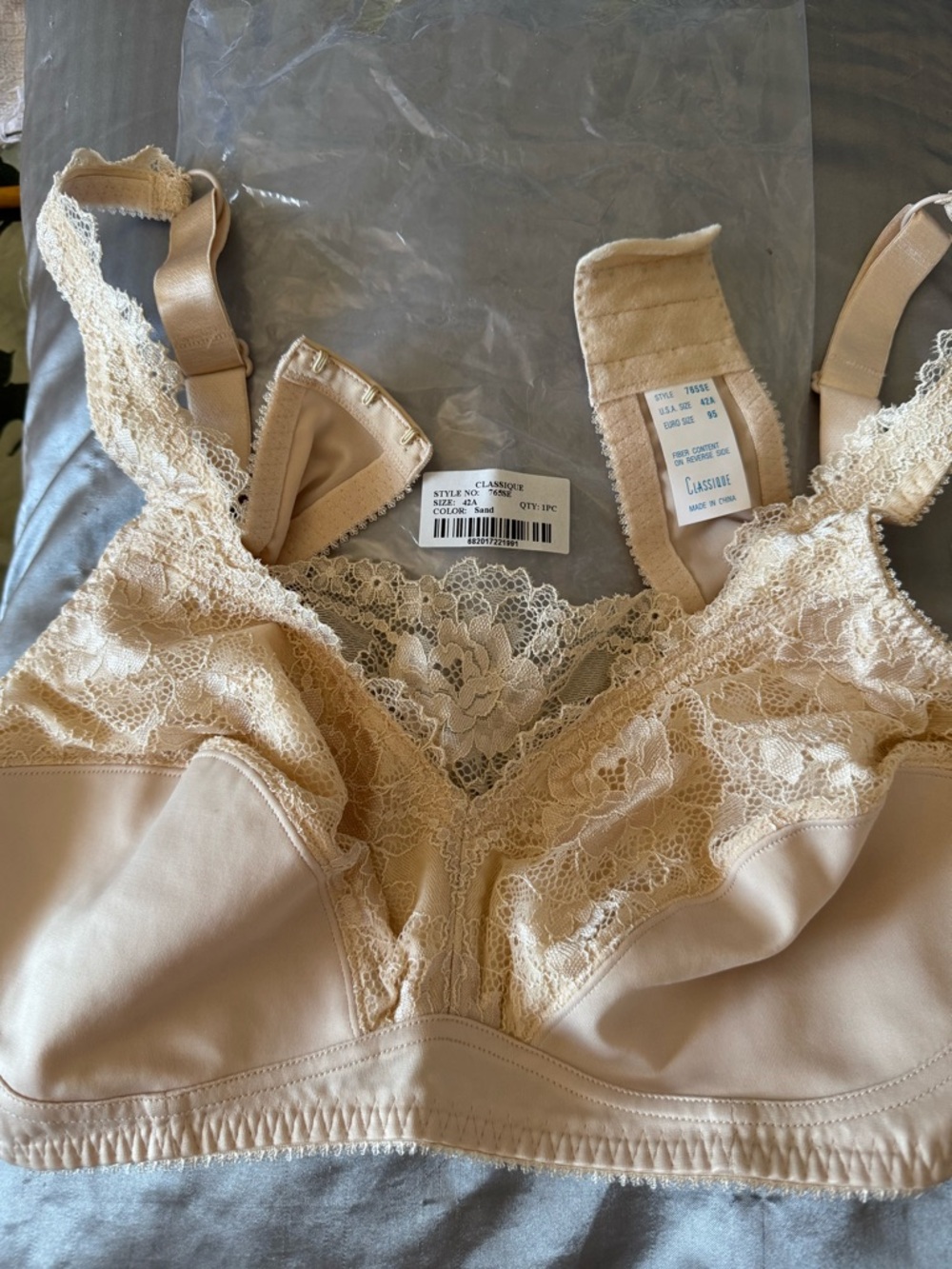 Classique 765SE Romantic Camisole Bra - NWT in plastic - Size 42A